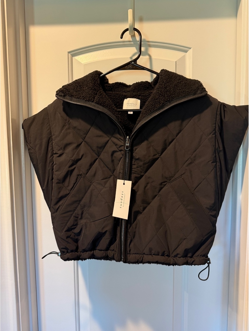 Sundays Cropped Rhea Vest, Black, NWT, S